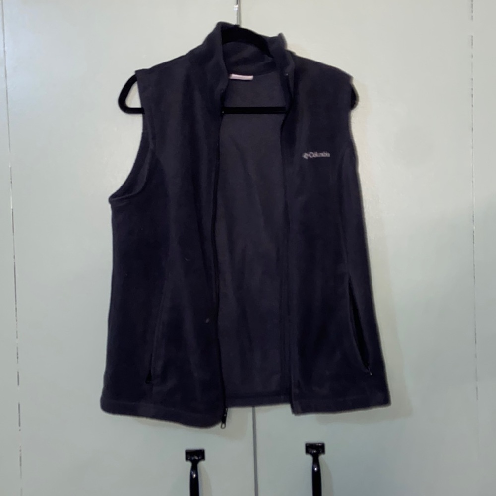 Columbia gray vest